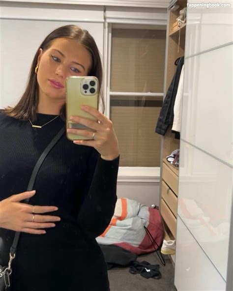 Emilia Dettorre Emilia Dettorre Nude OnlyFans Leaks Fappening FappeningBook