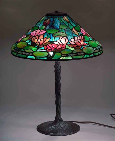 20 WAEWRLILY TWISTED VINE Tiffany Lamps