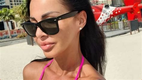 Peva Ica Se Skinula U Minijaturni Bikini Alo Rs