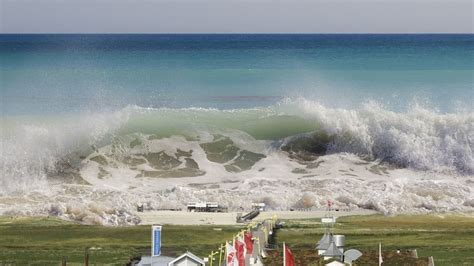 Tsunami Terdahsyat Sepanjang Sejarah Ujian