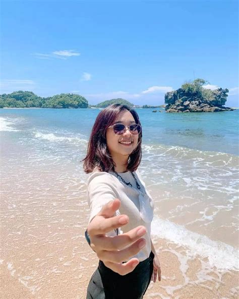 10 Potret Pantai Kondang Merak Cantik Dari Segala Sisi