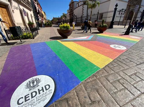 Integrantes De La Comunidad Gay Abandonan Aulas Por Bullying Alan Espinoza Notigram