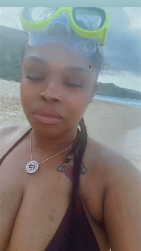 Hot Sexy Elite Noel Bikini Pics