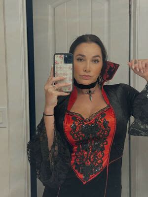 Karlee Grey Nude FitNakedGirls Photos