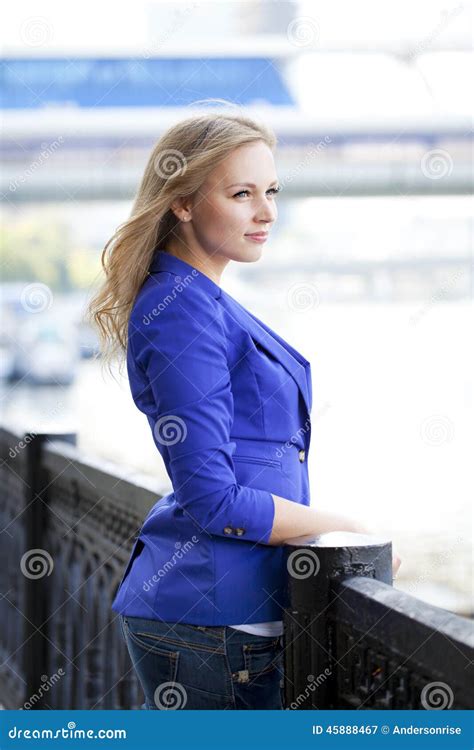 Mooi Jong Blonde In Een Matroos Stock Afbeelding Image Of Vrolijk Zaken 45888467