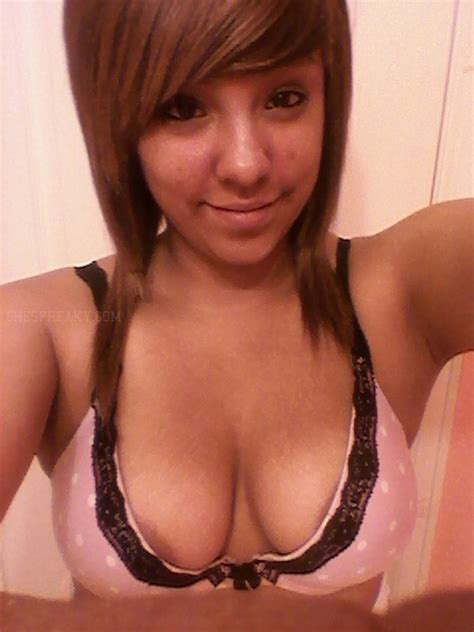 Accidental Nude Shesfreaky