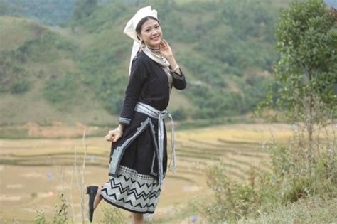 Mc N Ng B Ng G Y S T Khi Di N Bikini D N Ch Ng Tr Nh Truy N H Nh L Tinmoi