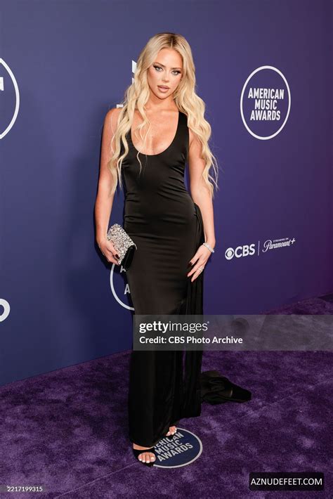 OLIVIA WALKER Feet - AZNudeFeet