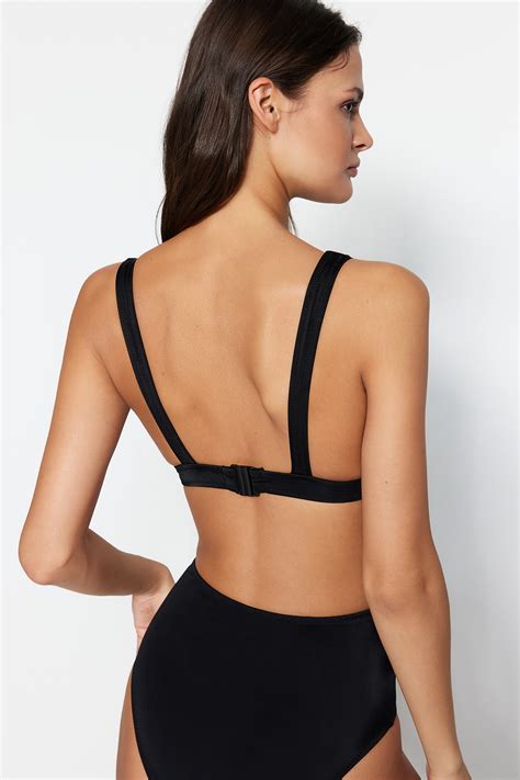 Trendyolmilla Siyah Gen Cut Out Pencereli Bikini St Tbess Bu Fiyat Yorumlar