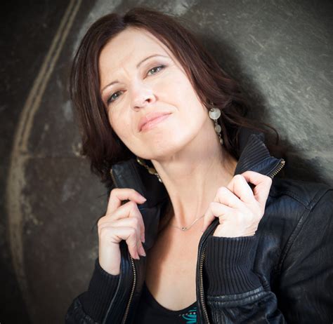 Bio | Jackie - Sängerin + Songschreiberin