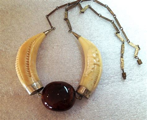 Vintage Hand Carved Elephants Necklace Ivory Or Bone Or Shell