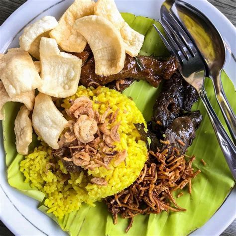 10 Nasi Kuning Paling Enak Di Makassar Paling Pas Jadi Menu Sarapan