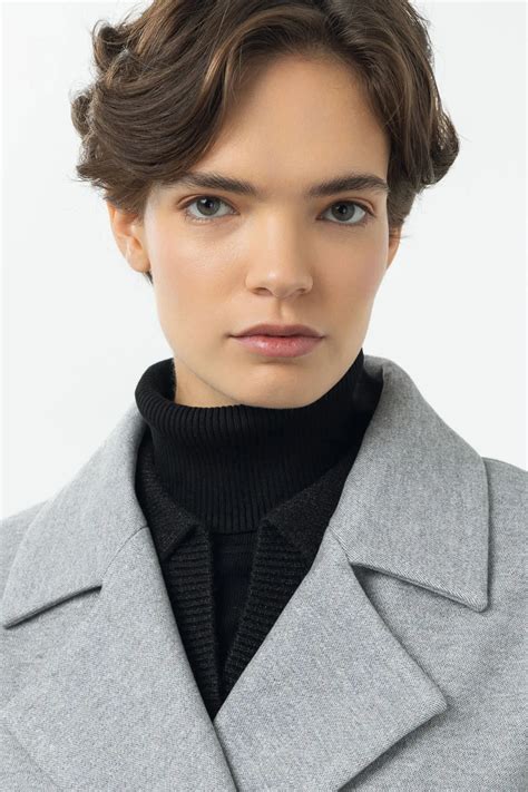 Пальто с поясом SnowQueen_collection 658257003 цены в Москве, купить ...
