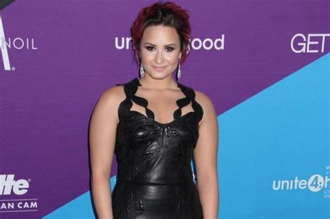 Demi Lovato S Nude Photos Leak Online After Boyfriend S Twitter Is Hacked