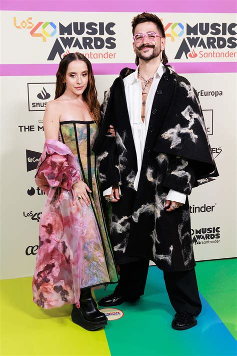 Evaluna luce un espectacular vestido con botas chunky en Los40 Music