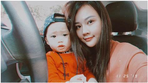 V Nh T Anh Tr Ng Hot Mom Trang Inh Khoe Th C N N D M C C B T M T L M Cho Con Trai