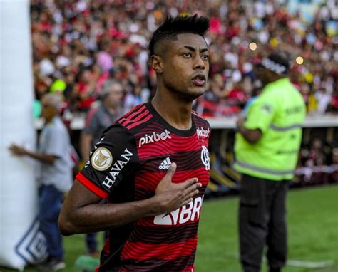 Em Fim De Contrato O Fla Bruno Henrique Interessa Ao Palmeiras