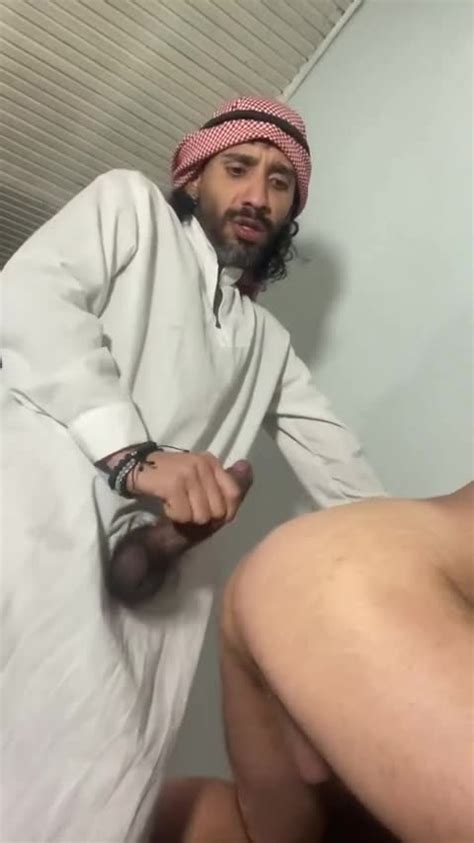 Arabe Gay Da Pica Enorme Fodendo A Bunda Do Puto Passivo No Pelo BoyFriendTV