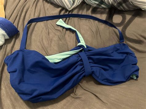 Bikini Oberteil dunkelblau türkis Neu gemäss Beschreibung in Strengelbach für CHF 1 mit