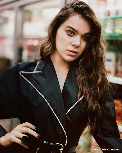 Haile Steinfeld Beautiful Photos Hot Celebs Home
