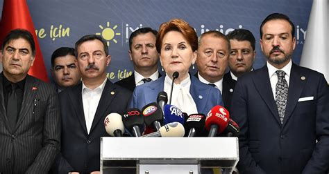 İYİ Parti de neler oluyor Meral Akşener den adaylık açıklaması