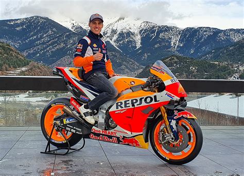 Motogp Pol Espargaro Meets His Honda Rc V Bikesrepublic