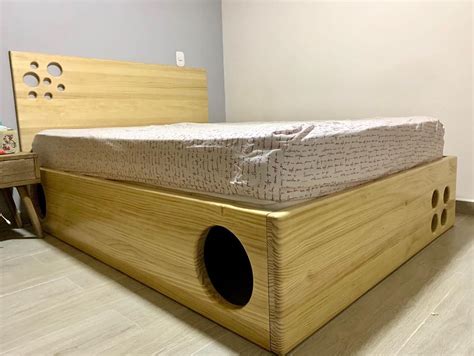 This Cat Maze Bed Frame Lets Your Kitty Play While You Sleep