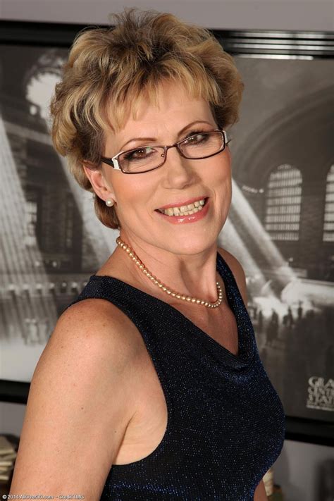 Blonde Mature Posing In Nylon Stockings Porn Pictures Xxx Photos Sex Images Pictoa