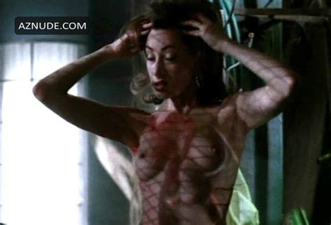 ANNABELLE GURWITCH Nude AZNude