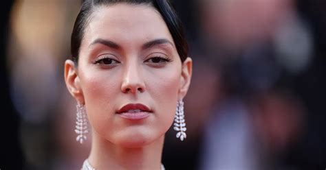 Rebecca Mir Super Hot So Sexy Posiert Sie Im Bikini