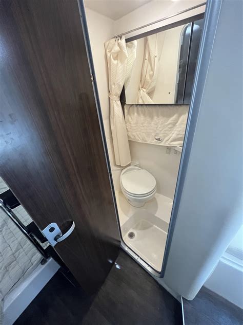 2019 Regal 28 Express Cruiser For Sale Yachtworld