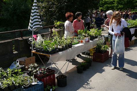 Les Jardins Du Laveu Bourse Aux Plantes Du 1er Mai