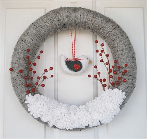 18 Chilly Handmade Winter Wreath Designs For Your Front Door