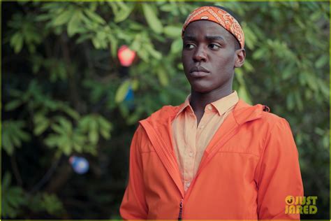 Netflix S New Teen Dramedy Sex Education Gets First Trailer Watch Now Photo Asa