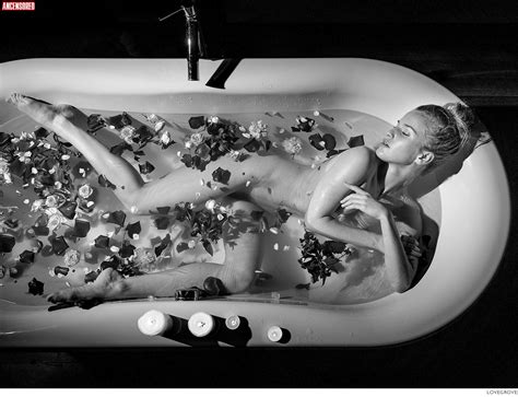 Naked Tereza Kocova Added 08 31 2019 By Covfefe