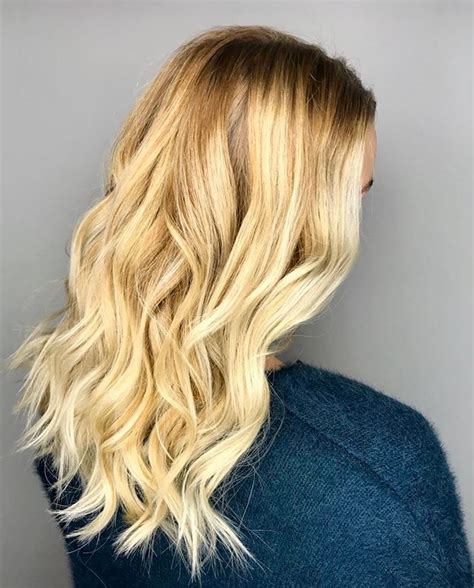 Buttery Blonde Highlights Blonding Hair Buttery Blonde Blonde Hair Shades Blonde Hair