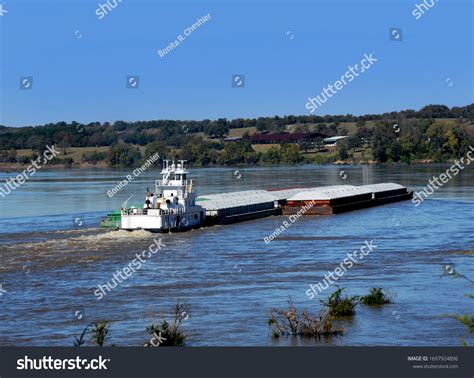 574 Mississippi River Barge Images Stock Photos And Vectors Shutterstock