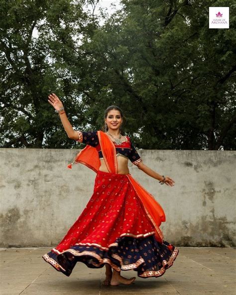 Navratri lehenga diwali outfit | Lengha blouse designs, Navratri dress ...