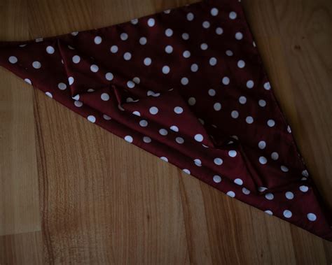 How to Fold a Handkerchief for a Suit Pocket (7 Methods + Photos