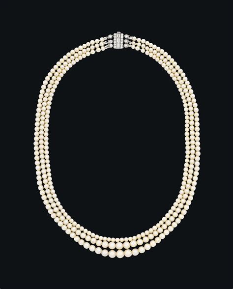 AN ART DECO NATURAL PEARL NECKLACE | Christie's