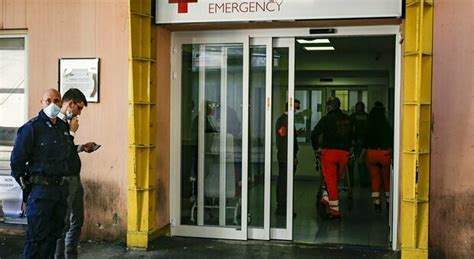 Positivo Fugge Dal Pronto Soccorso Di Palermo Aiutato Dalla Famiglia