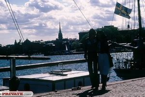 Steaming Hot Chicks Pose Their Luscious Bod XXX Dessert Picture