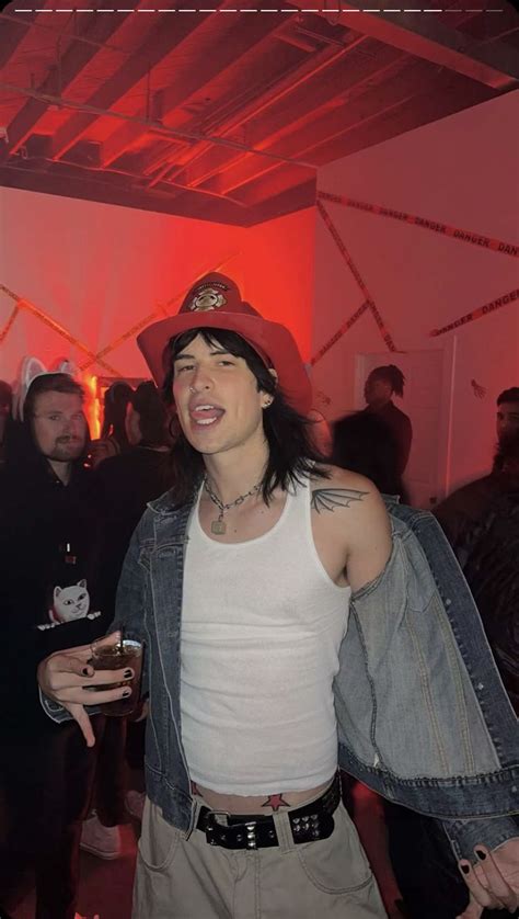 Pin By Lola On Jake Johnnie Tara Jake Weber Hot Emo Guys Hot Emo Guy