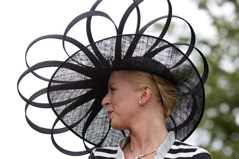 Смешные шляпы (96 фото)