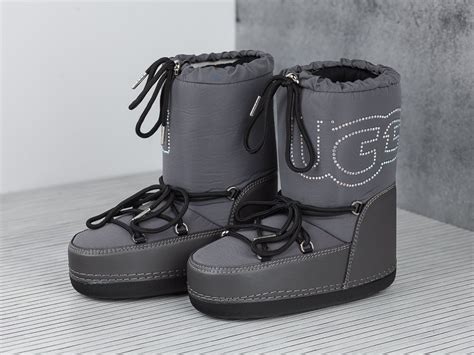 Сапоги луноходы UGG