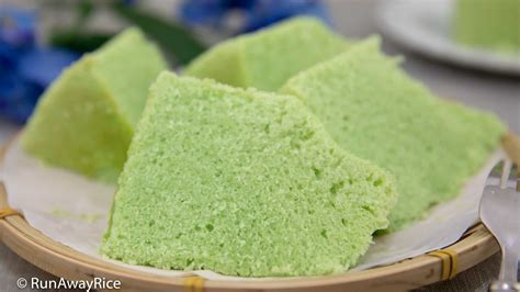 Steamed Pandan Cake Banh La Dua Hap Instant Pot Recipe Runawayrice