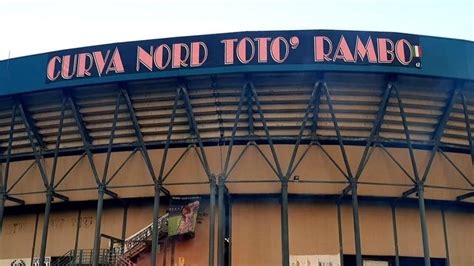 Allo stadio spunta lo striscione Curva Nord Totò Rambo la dedica