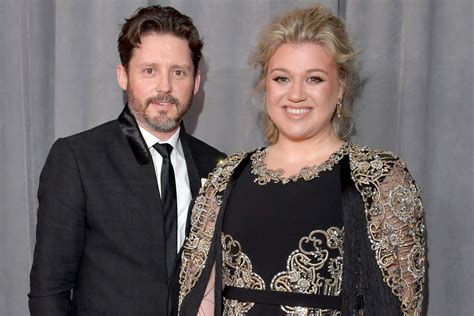 Kelly Clarkson Reveals What She Texted Ex Husband About Her Divorce Album