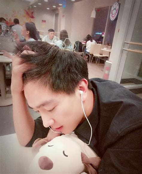 Những thầy giáo đẹp chẳng kém gì hot boy diễn viên khiến dân tình phải thốt lên Đi học bây giờ