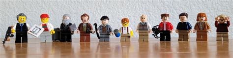 The cast of HOME ALONE minifigures! Half are from the 21330 set, the other half are MOC made for ...